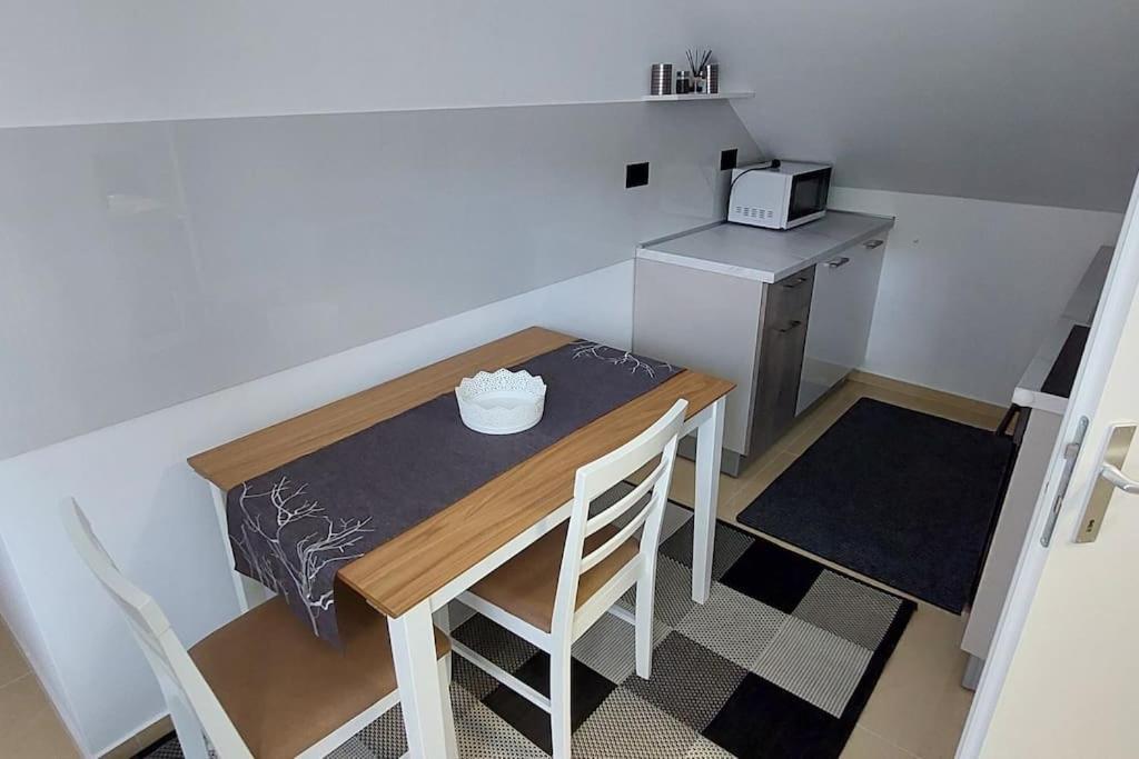 Jo-Ma Apartma - Free Parking リュブリャナ エクステリア 写真